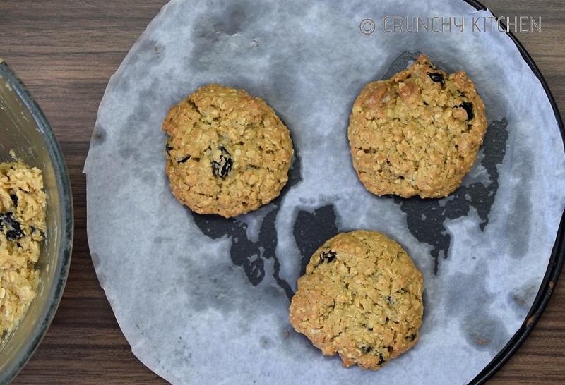 Oatmeal Raisin Walnut Cookies